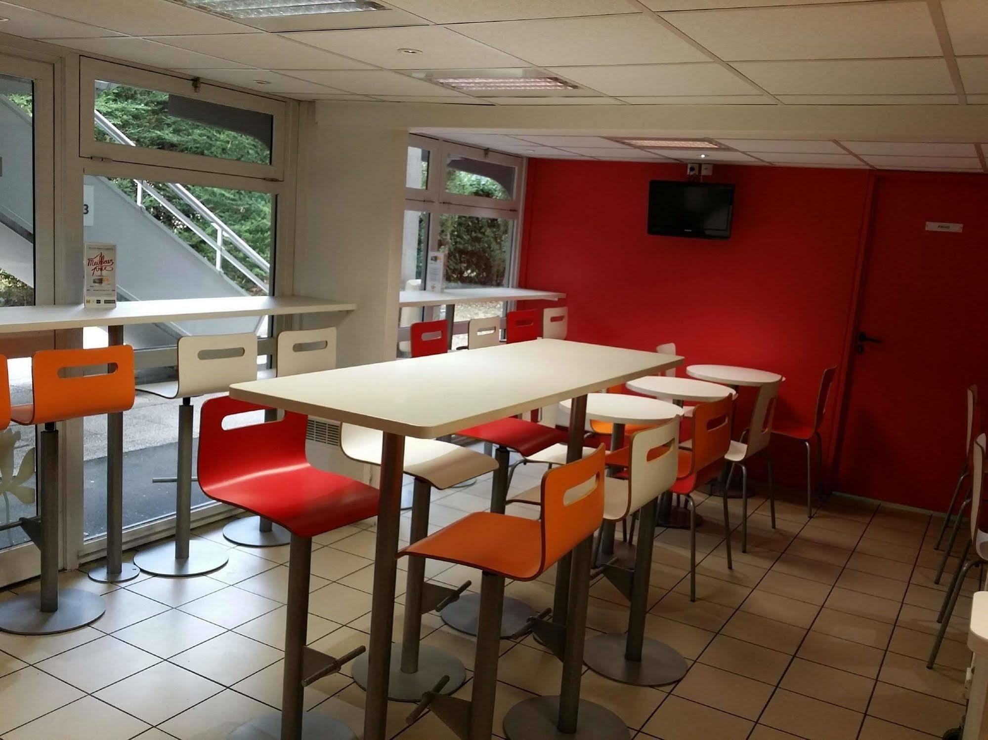 Première Classe Valence Sud Hotel 3*